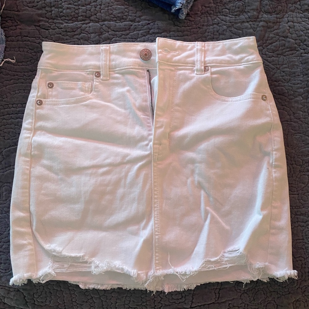 white denim skirt